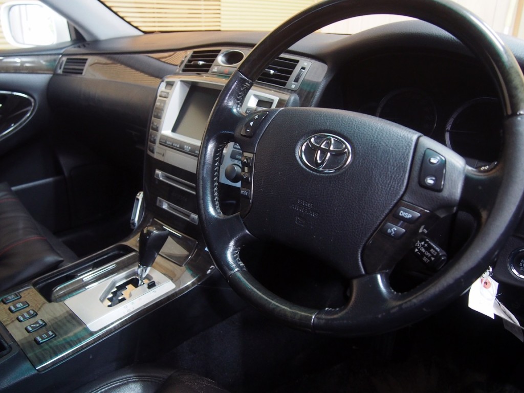 クラウンマジェスタ